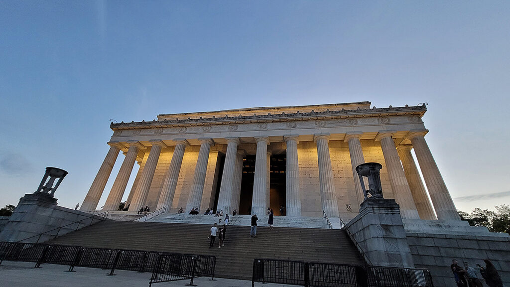 Additional Lincoln Memorial photo for DC Falls Here.